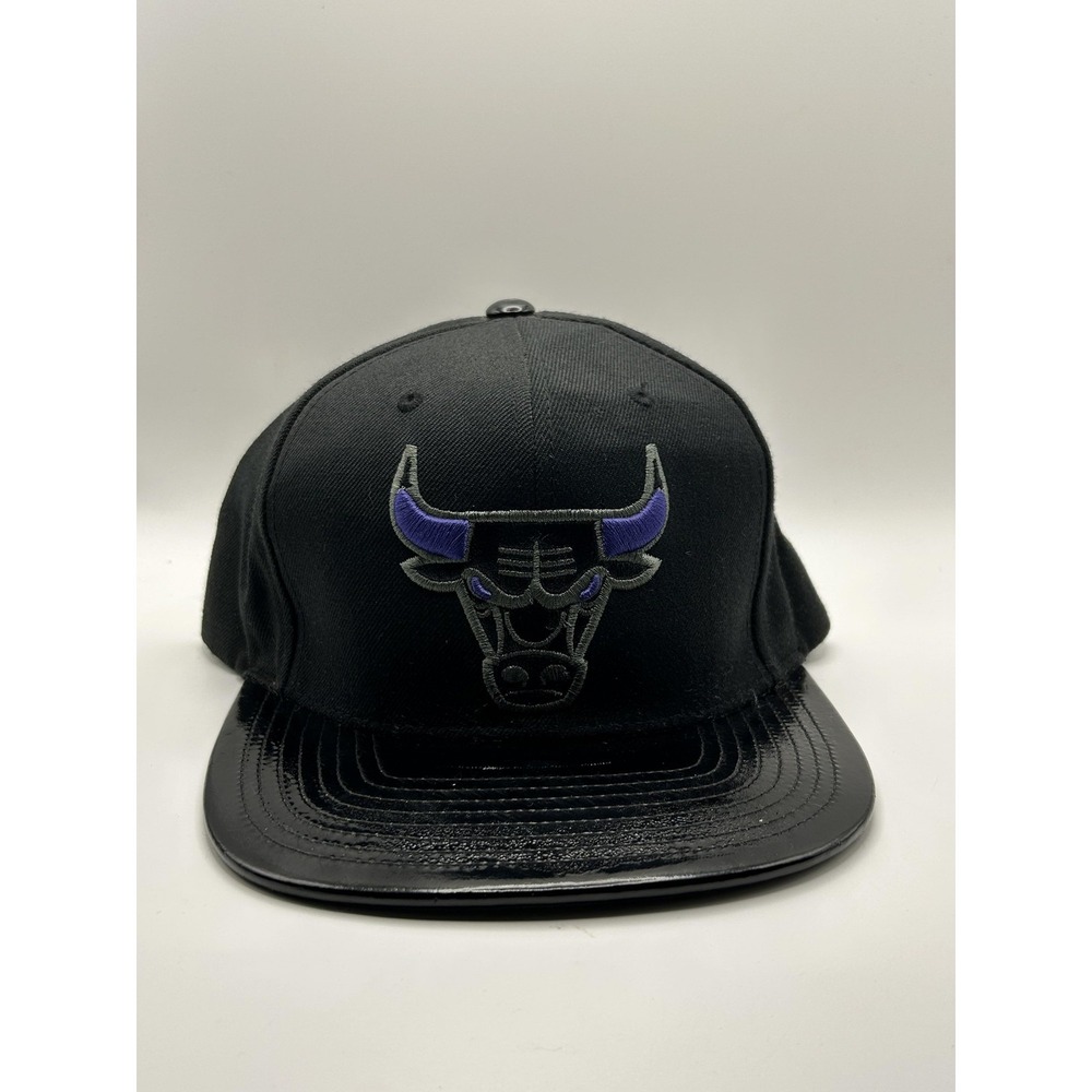 Chicago Bulls Hat Cap Snap Back Mens Mitchell Ness Black Purple NBA Basketball